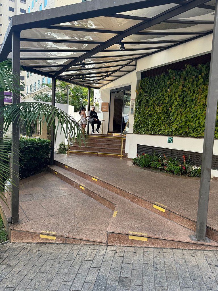 M256 | Flat localizado no Jardins